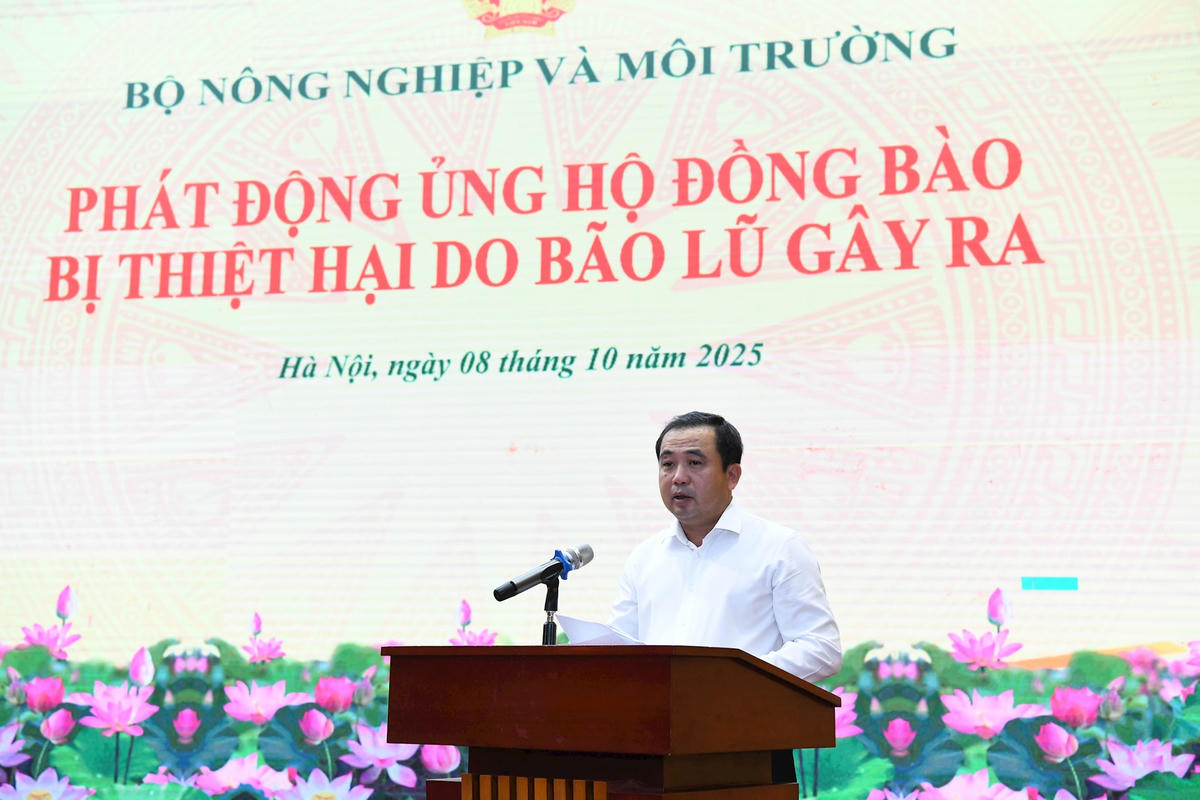 Quyền Bộ trưởng Bộ NNMT Trần Đức Thắng phát biểu tại buổi phát động. Ảnh: NN