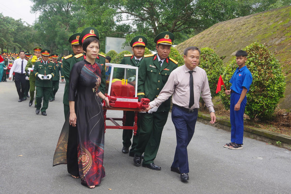 Ông Lê Đức Tiến, Phó Chủ tịch UBND tỉnh Quảng Trị tại buổi lễ. Ảnh: QSQT.