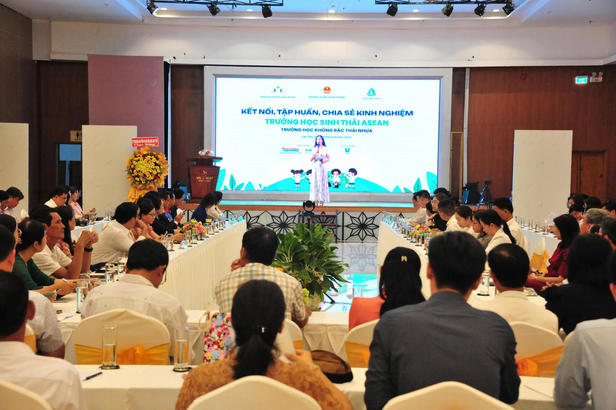 Hội thảo “Kết nối, tập huấn, chia sẻ kinh nghiệm Trường học sinh thái ASEAN - Trường học không rác thải nhựa” (ảnh: LHV)