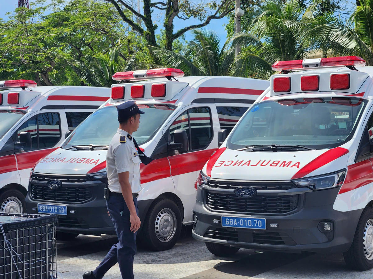 Xe cấp cứu hiện đại do Tập đoàn Vingroup hỗ trợ. Ảnh Nguyễn Minh&nbsp;