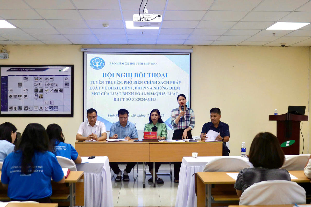 BHXH tỉnh Phú Thọ thường xuyên tổ chức hội nghị đối thoại với doanh nghiệp về chính sách BHXH. Ảnh: Thế Hưng
