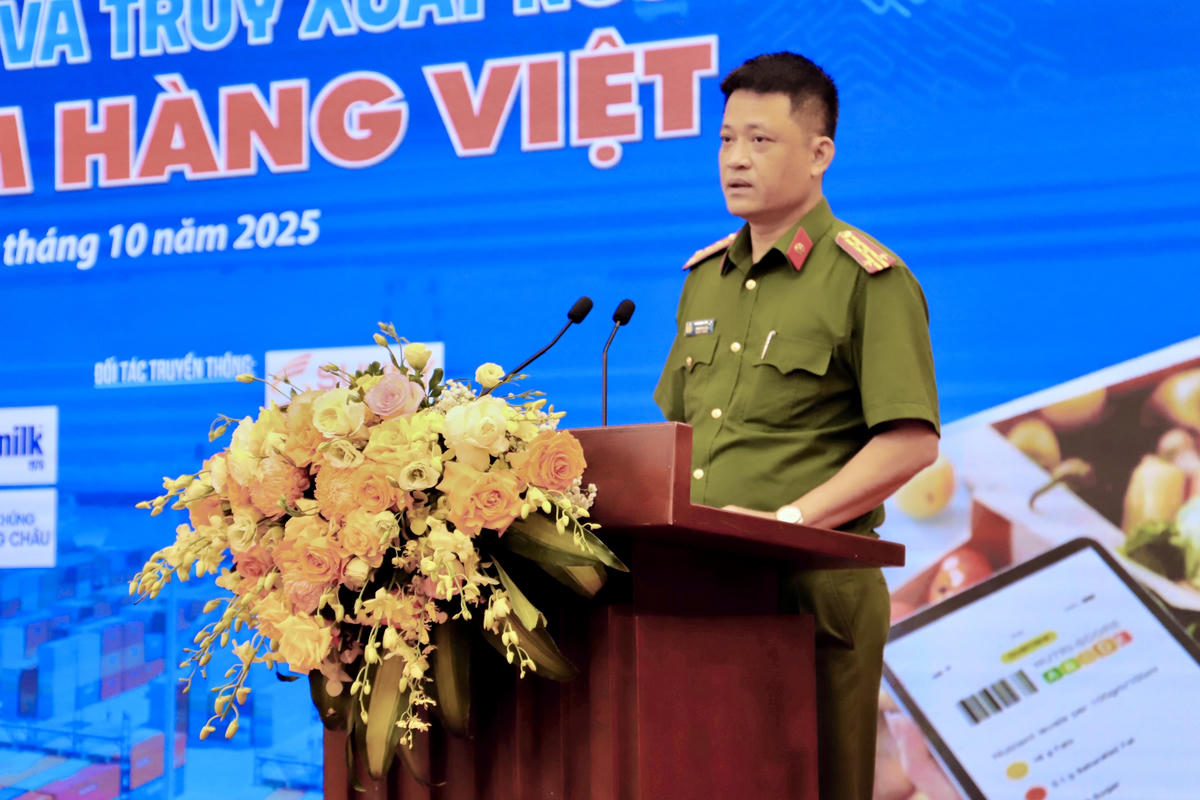 Đại diện Bộ Công an phát biểu tham luận tại diễn đàn. Ảnh: Mai Anh