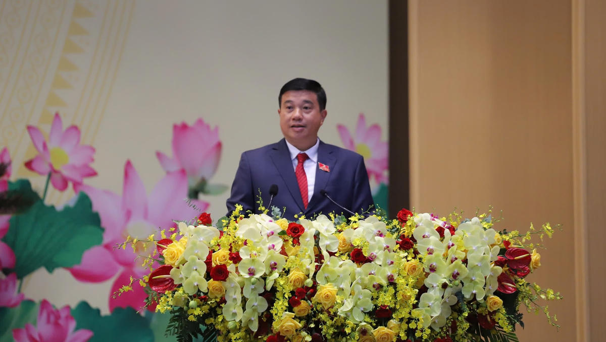 
Ông Y Thanh Hà Niê K'đăm, Ủy viên Trung ương Đảng, Bí thư Tỉnh ủy Lâm Đồng Phát biểu tại phiên thứ nhất. (ảnh BTC).
