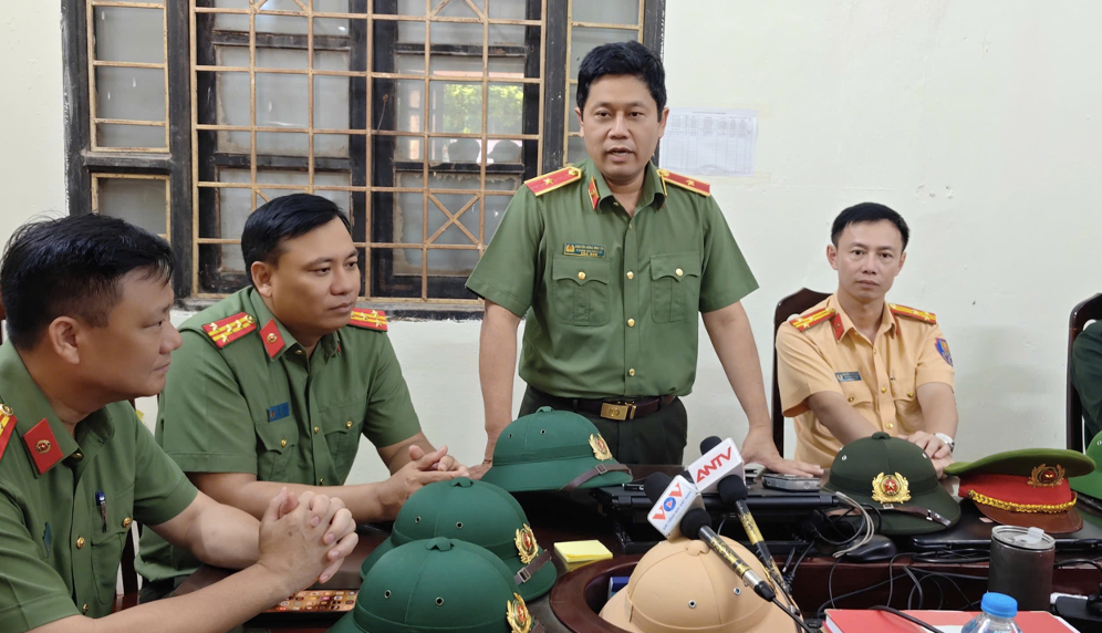 Thiếu tướng Nguyễn Hồng Nguyên - Phó Chánh Văn phòng Bộ Công an phát biểu tại buổi làm việc.