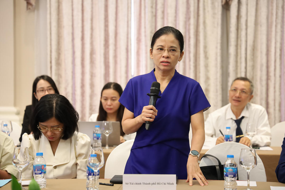 Đại diện các sở ngành liên quan trả lời thắc mắc của doanh nghiệp về chính sách hỗ trợ phát triển công nghệ. Ảnh: P.Q