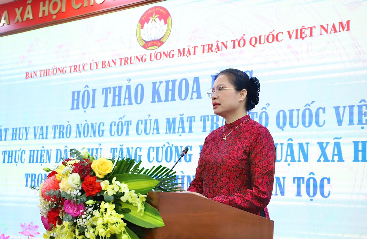 Phó Chủ tịch UBTƯ MTTQ Việt Nam Hà Thị Thị Nga phát biểu tại Hội thảo.&nbsp;