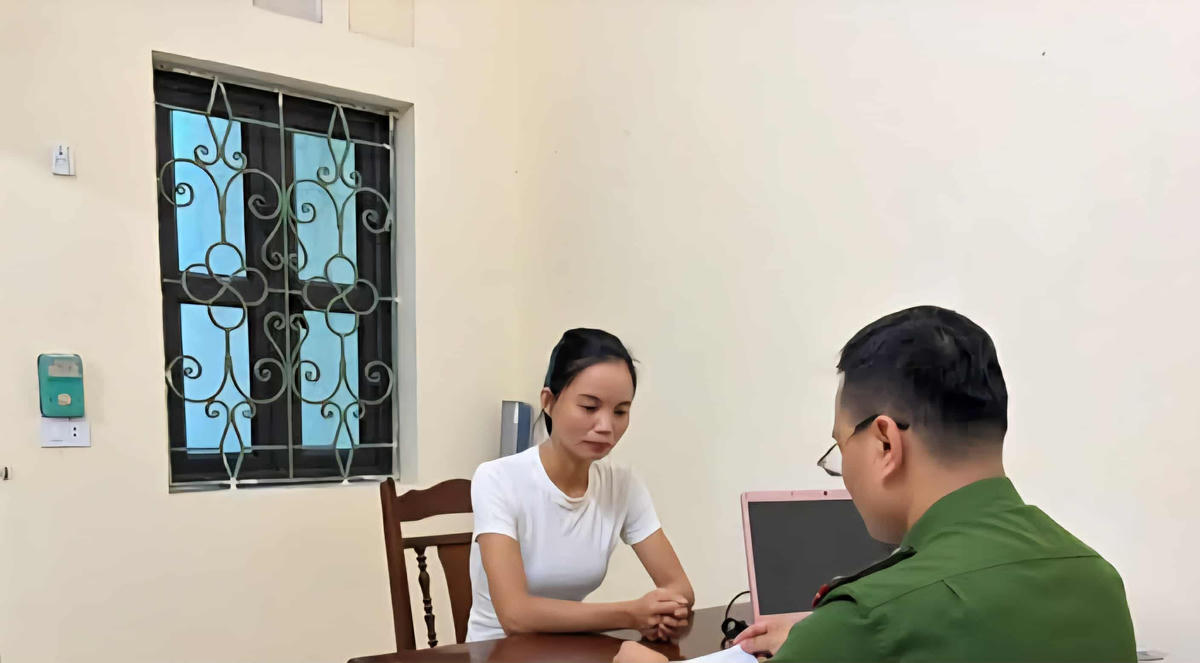 Trần Thị Huyền tại cơ quan Công an. Ảnh: Công an tỉnh Hưng Yên.