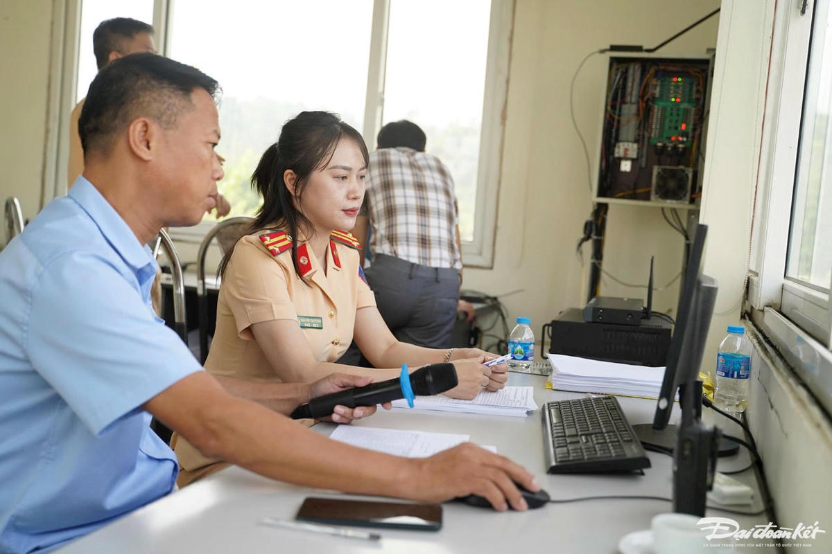 Bộ Tài chính đề xuất mức phí sát hạch lái xe, đối với các hạng A1, A, B1, sát hạch lý thuyết là 60.000 đồng/lần, sát hạch thực hành là 70.000 đồng/lần.Ảnh: Lê Khánh.