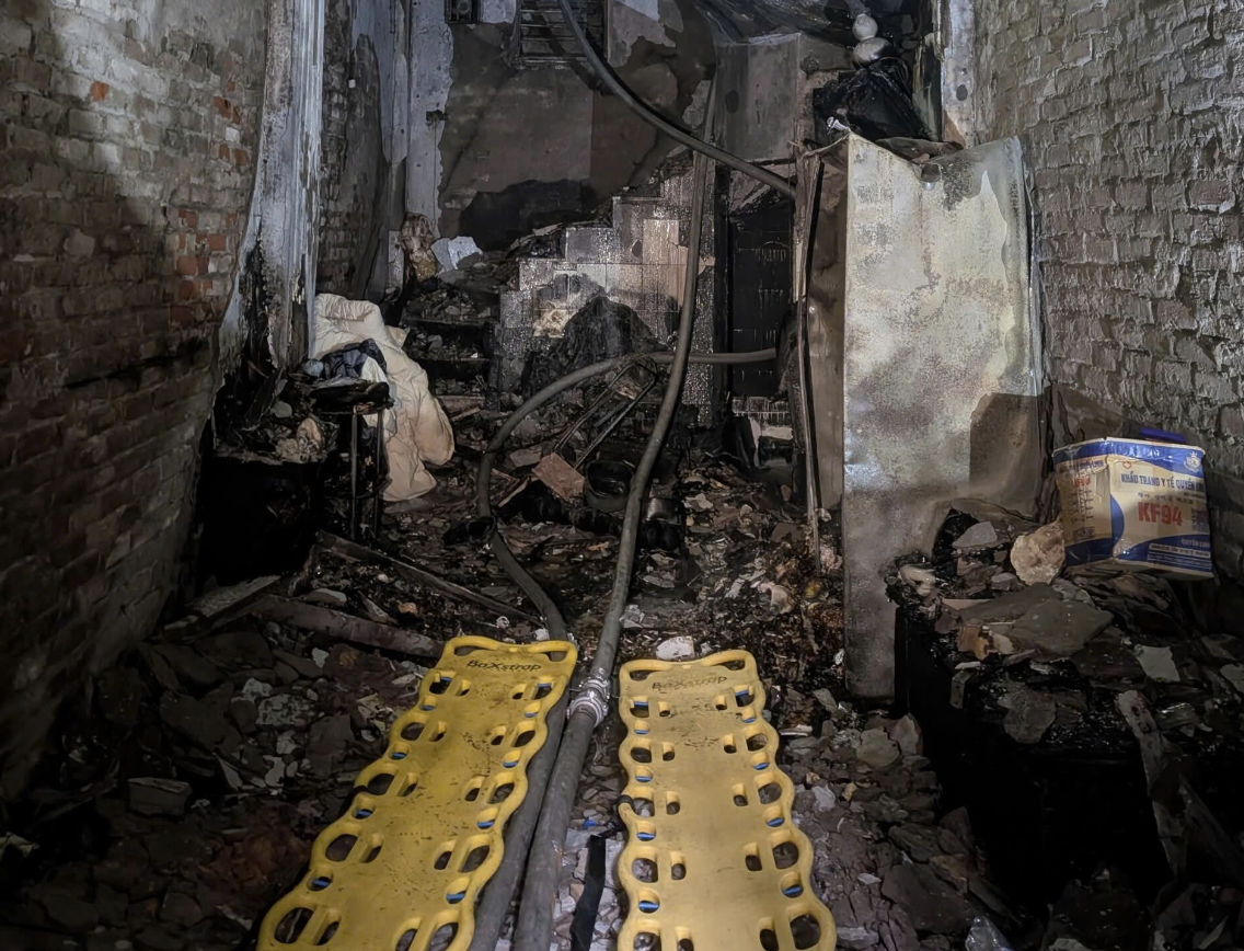 Lực lượng chức năng phát hiện 5 người trong căn nhà đã tử vong.