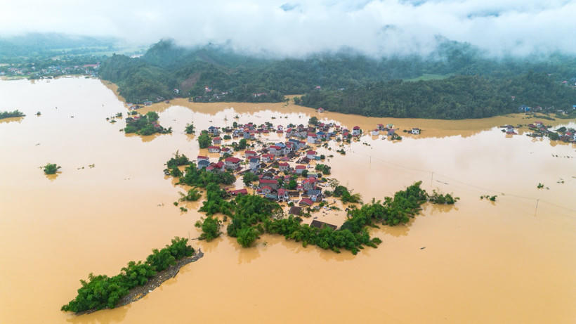 Địa bàn xã Tràng Định ngập sâu và bị cô lập do chịu ảnh hưởng của hoàn lưu bão số 11.