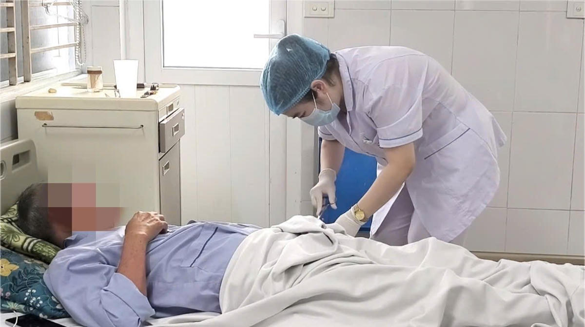 Bệnh nhân mắc sốt xuất huyết được chăm sóc và điều trị tại Bệnh viện Bệnh Nhiệt đới Trung ương.	Ảnh: BVCC.