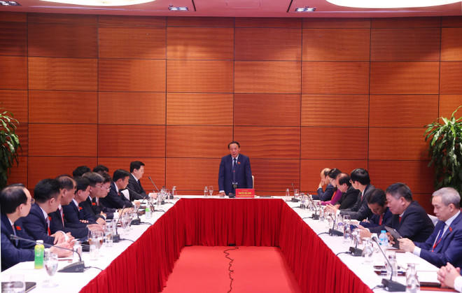 Đồng chí Nguyễn Văn Hùng, Ủy viên Trung ương Đảng, Ủy viên Ban Thường vụ Đảng ủy Chính phủ, Trưởng Ban Tuyên giáo và Dân vận Đảng ủy Chính phủ, Bí thư Đảng ủy, Bộ trưởng Bộ Văn hóa, Thể thao và Du lịch phát biểu. (Ảnh: Văn Điệp/TTXVN)