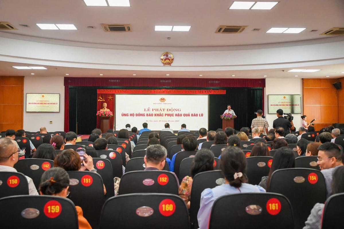 Toàn cảnh buổi lễ quyên góp