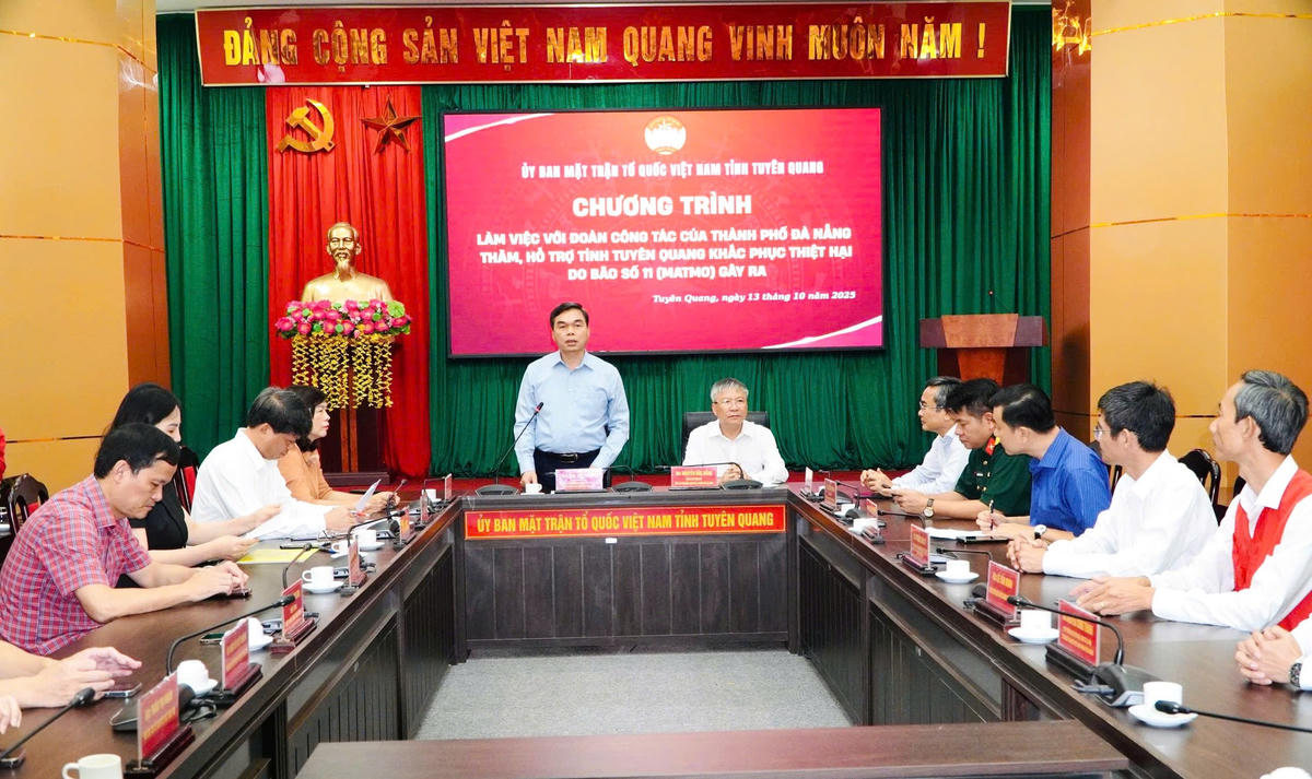 Ông Ma Thế Hồng, Phó Bí thư Tỉnh ủy, Chủ tịch Ủy ban MTTQ Việt Nam tỉnh Tuyên Quang phát biểu, gửi lời cảm ơn về sự hỗ trợ kịp thời của Thành phố Đà Nẵng. Ảnh: MTTQ Tuyên Quang.