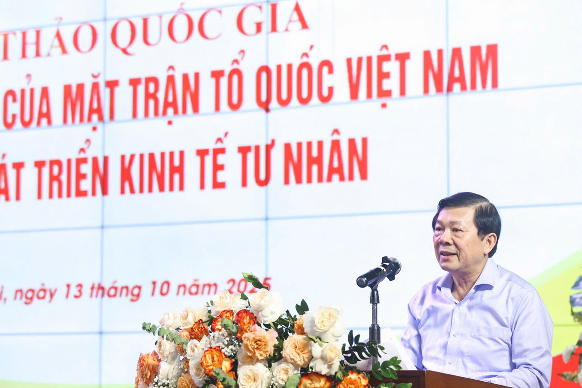 TS Nguyễn Hữu Dũng, Ủy viên Đoàn Chủ tịch, Phó Chủ nhiệm Hội đồng tư vấn về Kinh tế, nguyên Phó Chủ tịch UBTƯ MTTQ Việt Nam&nbsp;phát biểu tại Hội thảo. Ảnh: Quang Vinh.
