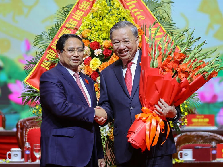 Thủ tướng Chính phủ trân trọng cảm ơn và mong tiếp tục nhận được sự lãnh đạo, chỉ đạo, quan tâm sâu sắc, chia sẻ chân tình của đồng chí Tổng Bí thư Tô Lâm, các đồng chí lãnh đạo - Ảnh: VGP/Nhật Bắc.