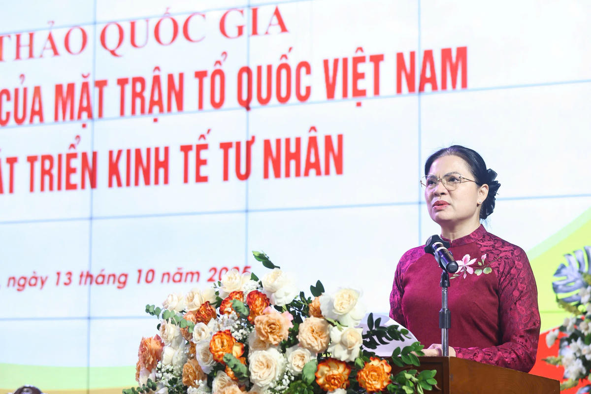 Phó Chủ tịch Hà Thị Nga phát biểu tại Hội thảo. Ảnh: Quang Vinh.