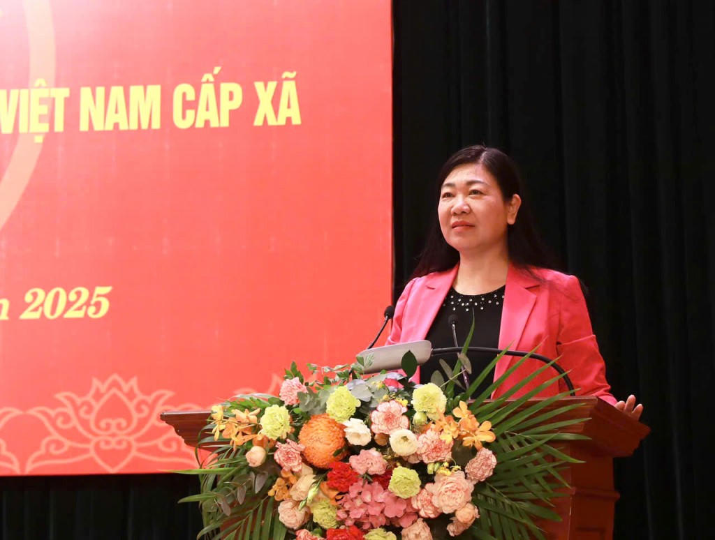 Chủ tịch Ủy ban MTTQ Việt Nam TP Hà Nội Nguyễn Lan Hương phát biểu tại hội nghị.&nbsp;