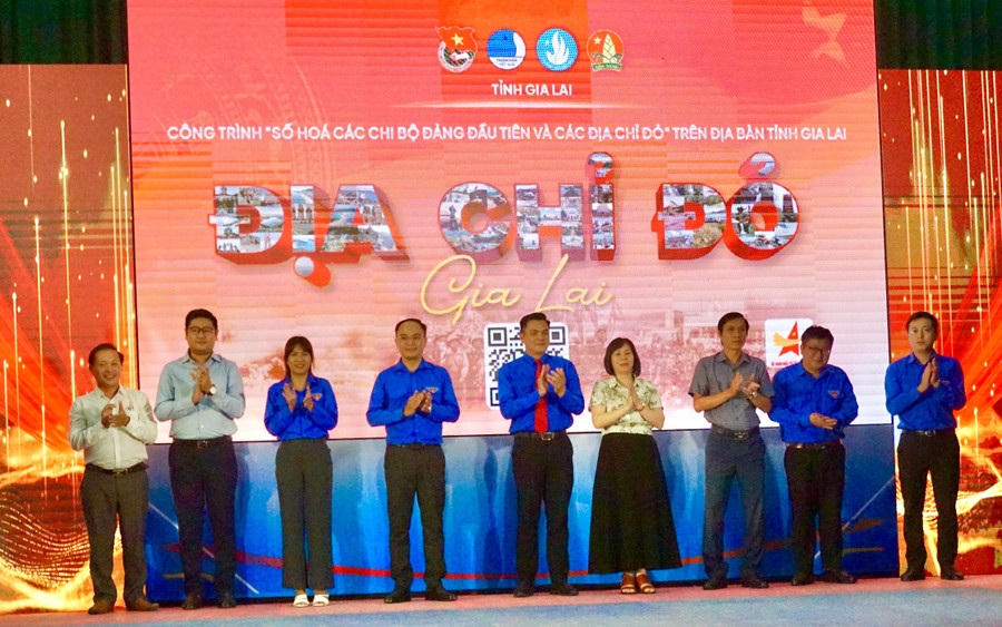 Ra mắt Công trình thanh niên “Số hóa các chi bộ Đảng đầu tiên và các địa chỉ đỏ” tỉnh Gia Lai. Ảnh: CV.