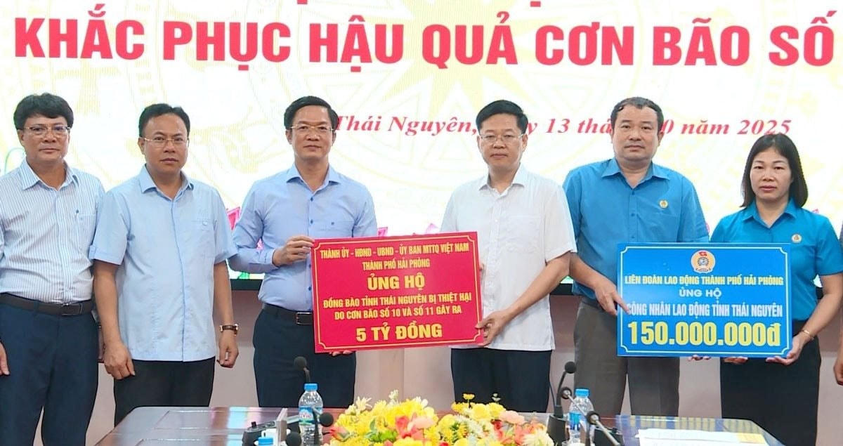 Hải Phòng ủng hộ đồng bào tỉnh Thái Nguyên khắc phục hậu quả do bão lũ gây ra. Ảnh: CTV.&nbsp;