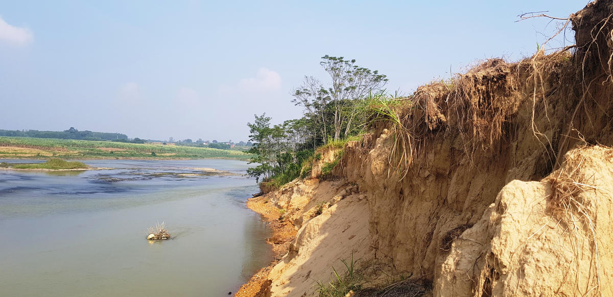 Tình trạng sạt lở tại thôn 7, xã Lam Sơn (tỉnh Thanh Hóa) rất đáng lo ngại. Ảnh: Nguyễn Chung