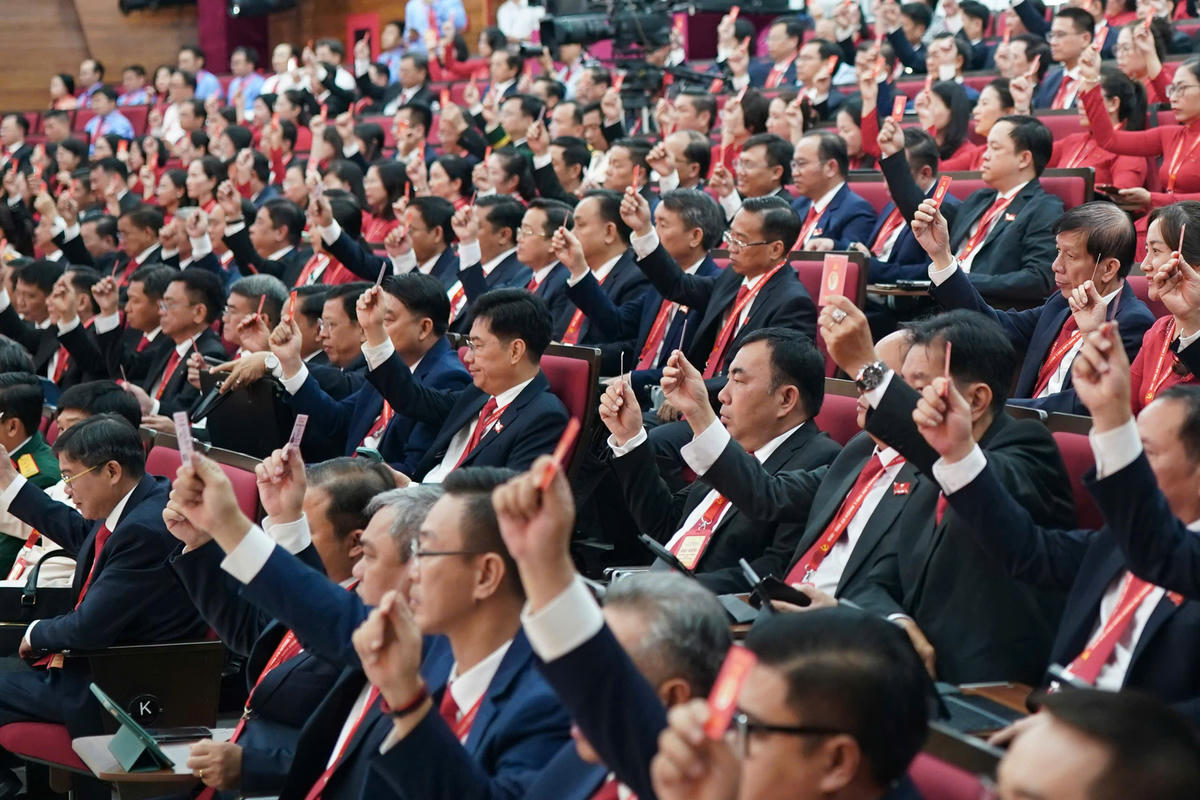 Các đại biểu tham gia biểu quyết tại Đại hội. Ảnh: Đ.H.