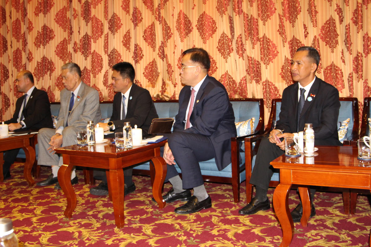 Tham gia cùng đoàn phía Campuchia còn có các vị quan chức Chính phủ, Tổng Lãnh sự Vương quốc Campuchia tại TP Hồ Chí Minh. Ảnh: Q.Đ.