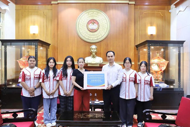 Thêm nhiều tấm lòng gửi tới đồng bào vùng lũ