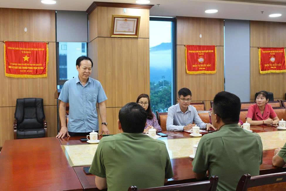 Chủ tịch Ủy ban MTTQ Việt Nam tỉnh Cao Bằng Vũ Đình Quang cảm ơn sự quan tâm, chia sẻ của lãnh đạo Bộ Công an và lực lượng công an nhân dân. Ảnh: MTTQ Cao Bằng.