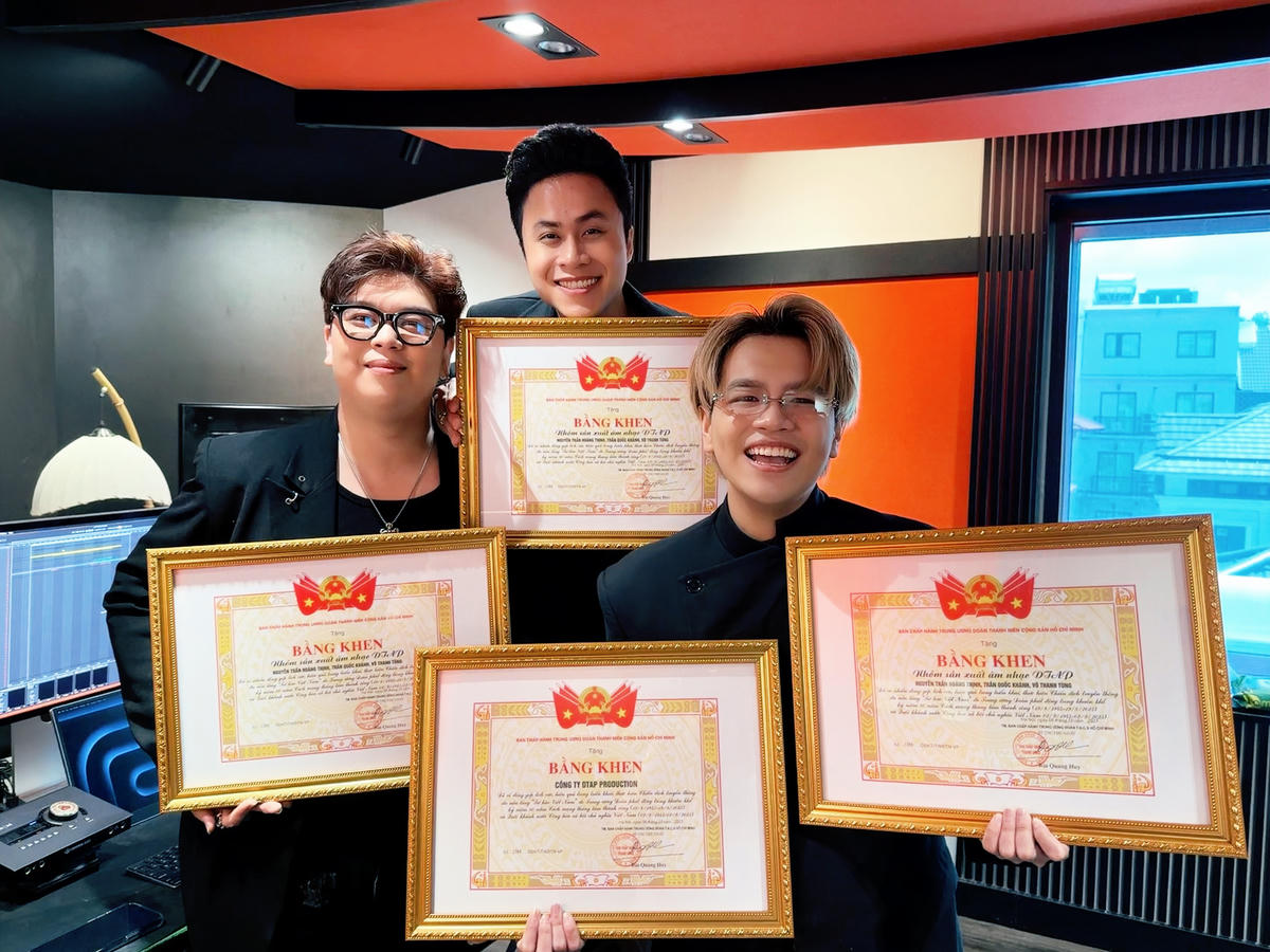 “Hành trình Tự hào Việt Nam” – hoạt động thuộc dự án âm nhạc “Made in Vietnam” của nhóm nhà sản xuất âm nhạc DTAP vừa được Ban Chấp hành Trung ương Đoàn TNCS Hồ Chí Minh trao tặng Bằng khen danh dự.