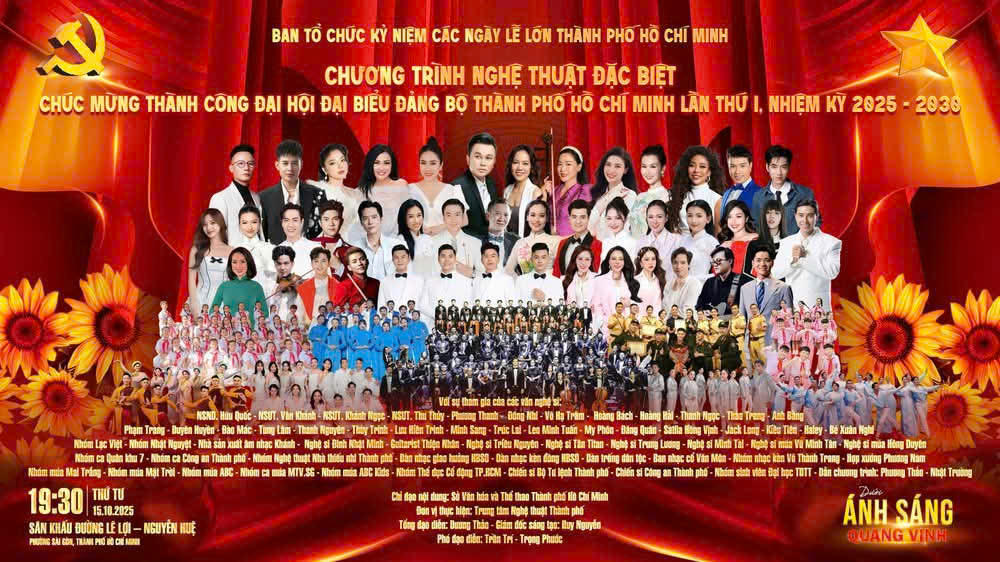 Chương trình nghệ thuật "Dưới ánh sáng quang vinh".