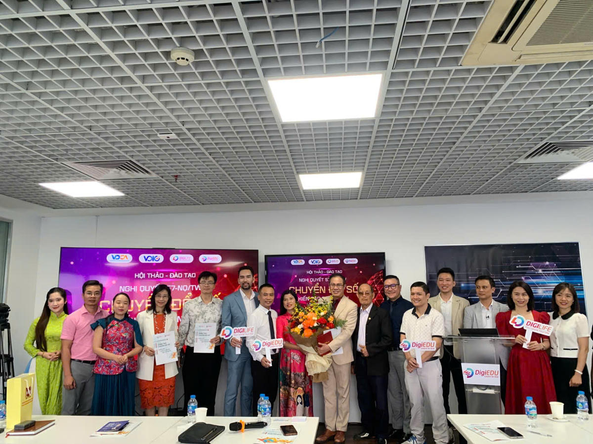 Các đại biểu tham gia hội thảo.