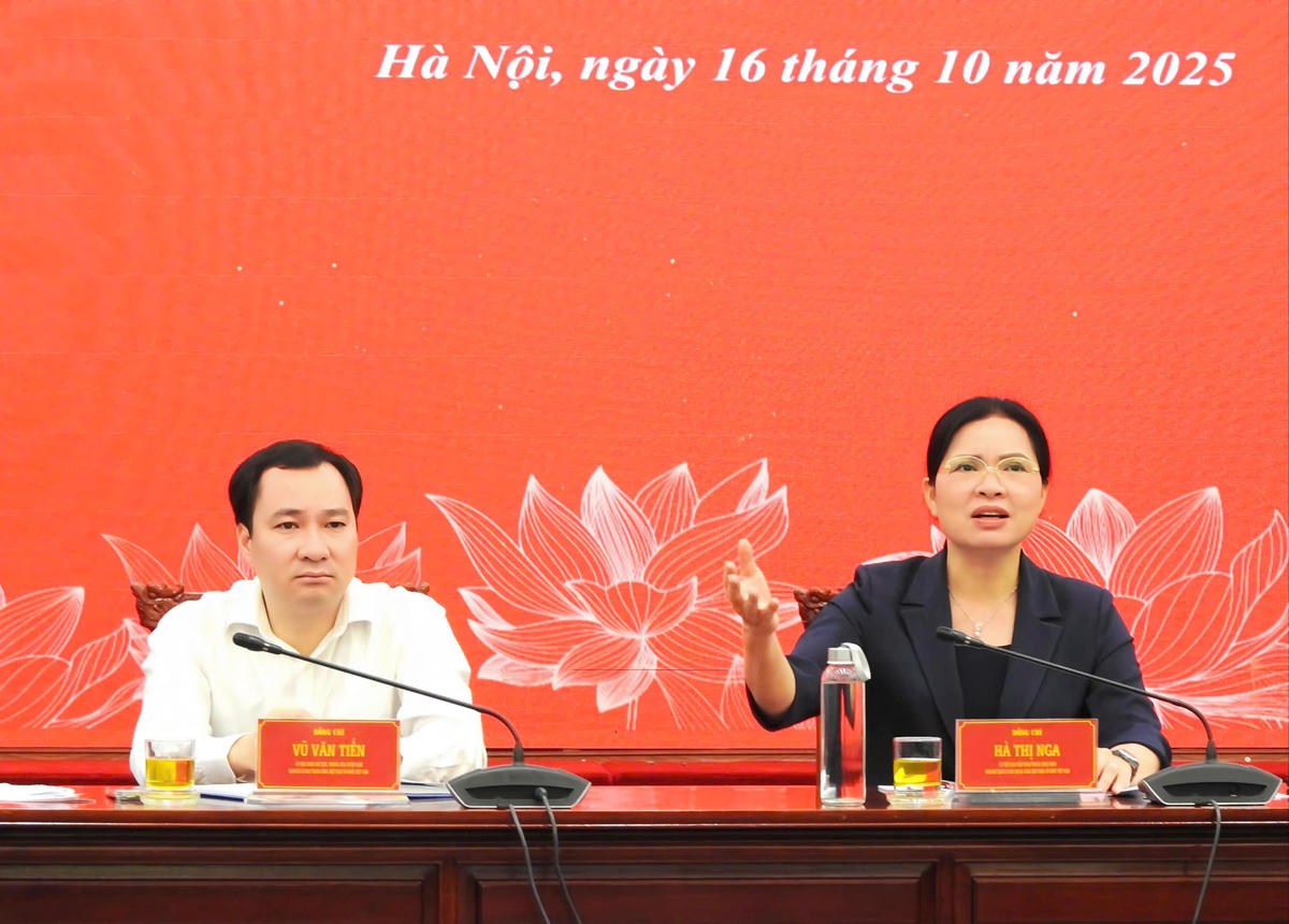 Bà Hà Thị Nga, Ủy viên Trung ương Đảng, Phó Chủ tịch UBTƯ MTTQ Việt Nam và ông Vũ Văn Tiến, Ủy viên Đoàn Chủ tịch, Trưởng Ban Tuyên giáo Cơ quan UBTƯ MTTQ Việt Nam chủ trì Hội nghị. Ảnh: Văn Hoa