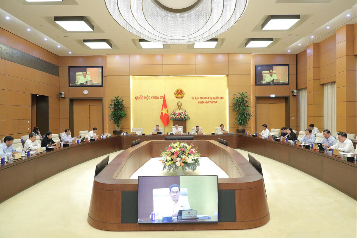 Toàn cảnh phiên họp (Ảnh: Phạm Thắng)