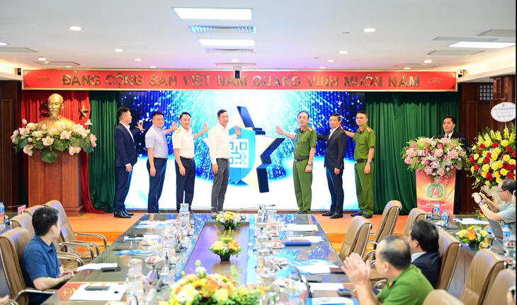 Bộ Công an triển khai định danh, truy xuất nguồn gốc hóa chất, tiền chất trên VNeID