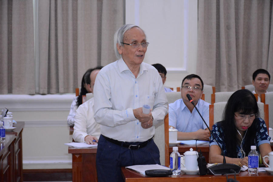 PGS.TS Trần Kiều đóng góp ý kiến tại hội nghị.