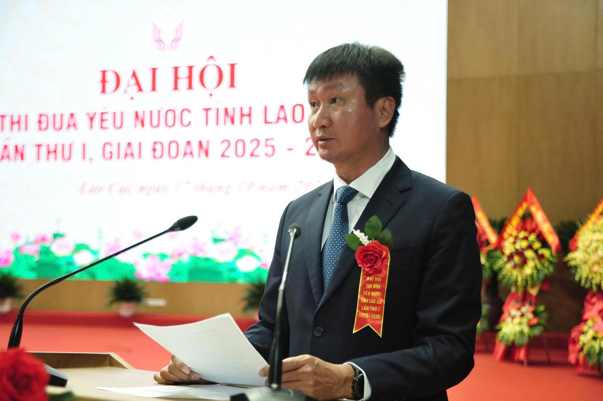 Chủ tịch UBND tỉnh Lào Cai Trần Huy Tuấn đưa ra nhóm nhiệm vụ của Lào Cai giai đoạn 2025 - 2030. Ảnh: Khôi Hùng.