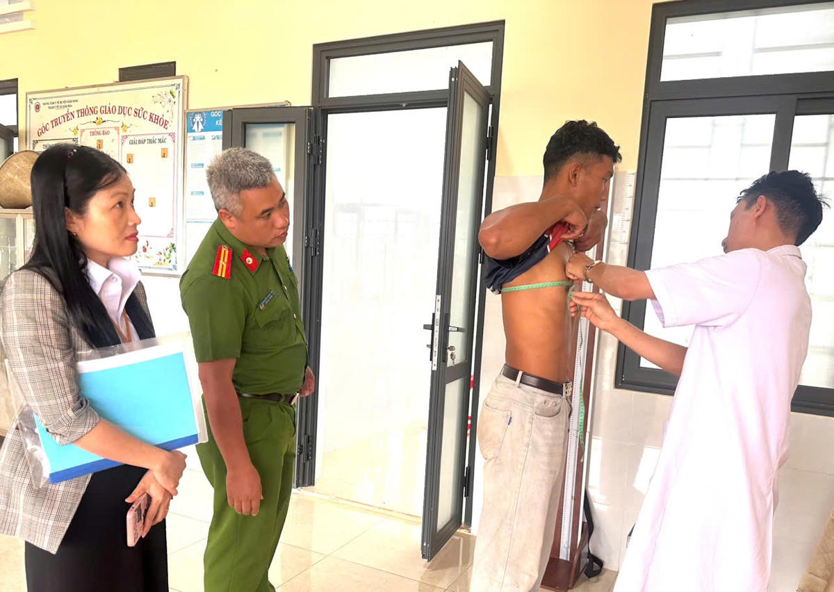 Toàn bộ quy trình được triển khai chặt chẽ, bài bản từ khâu lập danh sách. Ảnh: CA.