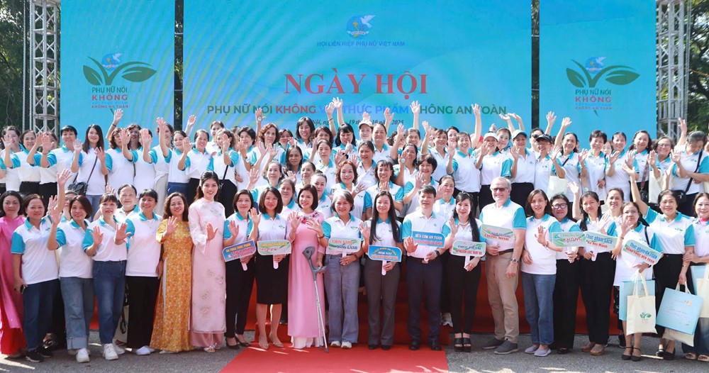 Hơn 250 đại biểu và phụ nữ Thủ đô đã tham dự sự kiện.