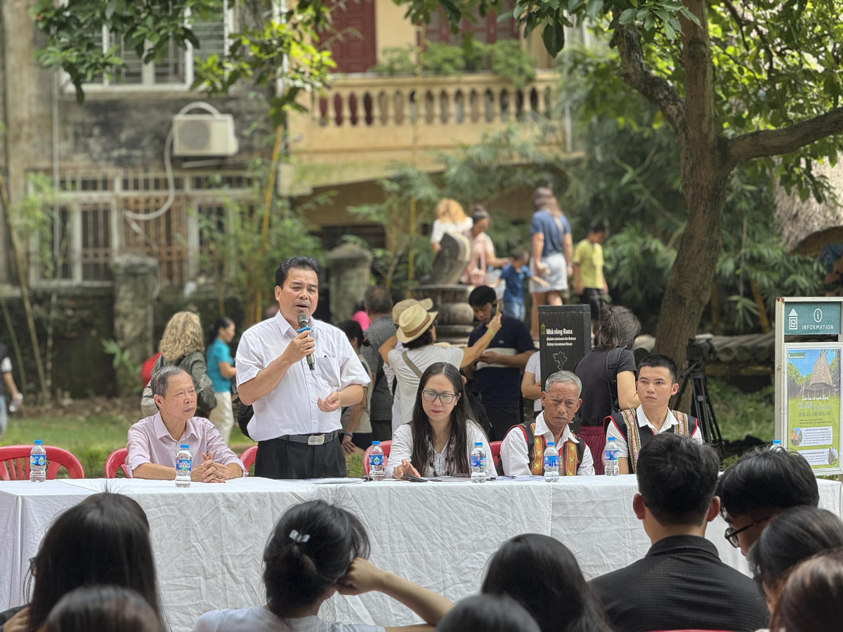 TS. Bùi Ngọc Quang, Phó Giám đốc Phụ trách Bảo tàng phát biểu tại buổi tọa đàm. Ảnh: BTC.