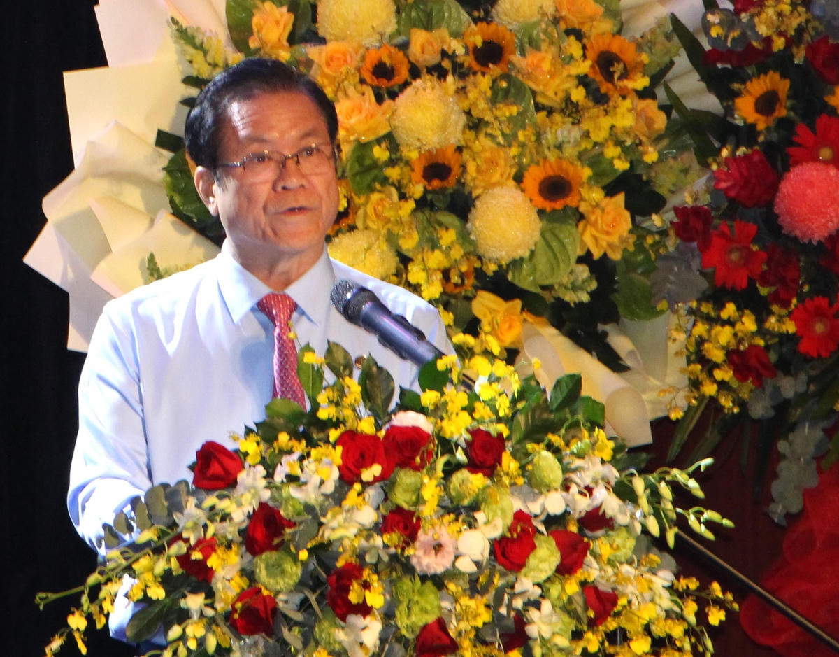 Ông Lê Thanh Hưng phát biểu tại buổi vinh danh HSSV. Ảnh: Q.Định.