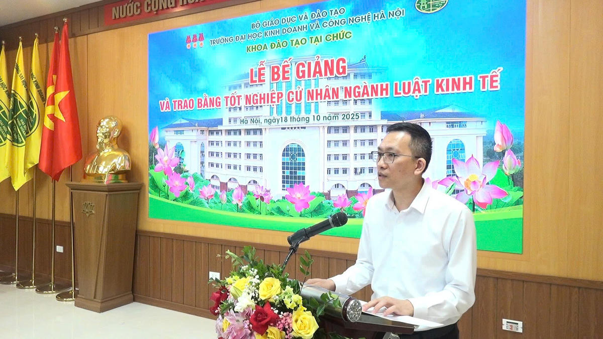 TS. Nguyễn Đại Lâm – Phó Chủ nhiệm Thường trực Khoa Đào tạo tại chức, Trường ĐH Kinh doanh và Công nghệ Hà Nội phát biểu.