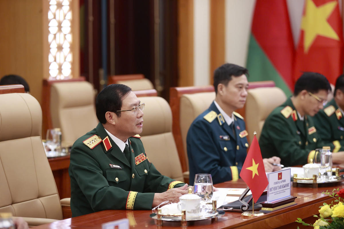 Đại tướng Nguyễn Tân Cương phát biểu tại Hội đàm. Ảnh: Phạm Hải.