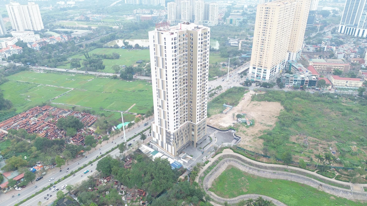 Giá bất động sản tăng cao chót vót. Ảnh: Quang Vinh.