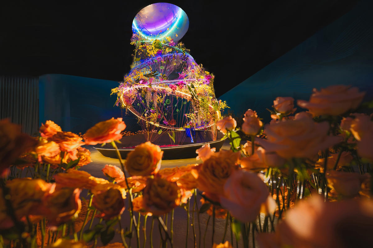 Ngọc Thanh Tâm, Chloe Nguyễn thần thái ngút ngàn giữa không gian hoa và pha lê đỉnh cao của Tinh Tuyển Phương Hoa