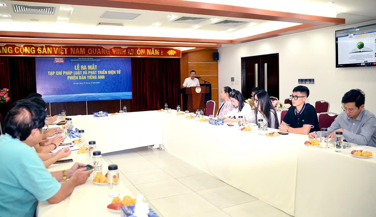 Toàn cảnh Lễ ra mắt Tạp chí Pháp luật và Phát triển điện tử phiên bản tiếng Anh.