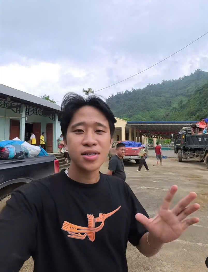 Hình ảnh Đào Quang Hà livestream kêu gọi từ thiện trên trang cá nhân. Ảnh: CATH