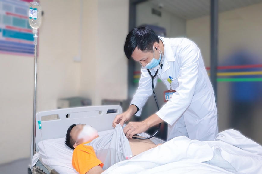 Chăm sóc và điều trị bệnh nhân đột quỵ. Ảnh: Bệnh viện E.