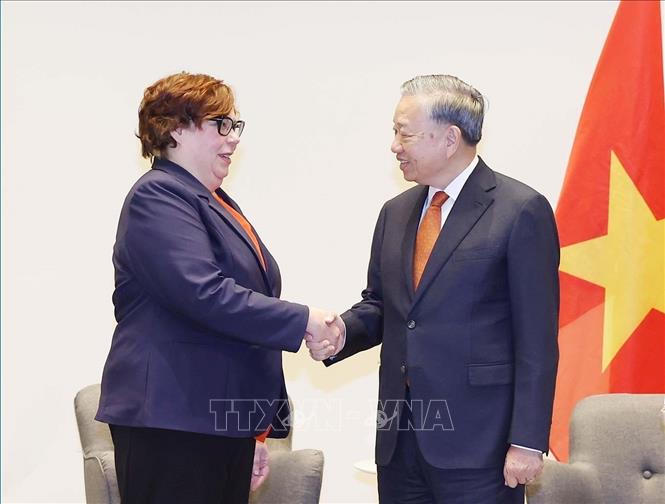 Tổng Bí thư Tô Lâm tiếp Chủ tịch Đảng Cộng sản Phần Lan Tiina Sandberg. Ảnh: Thống Nhất/TTXVN