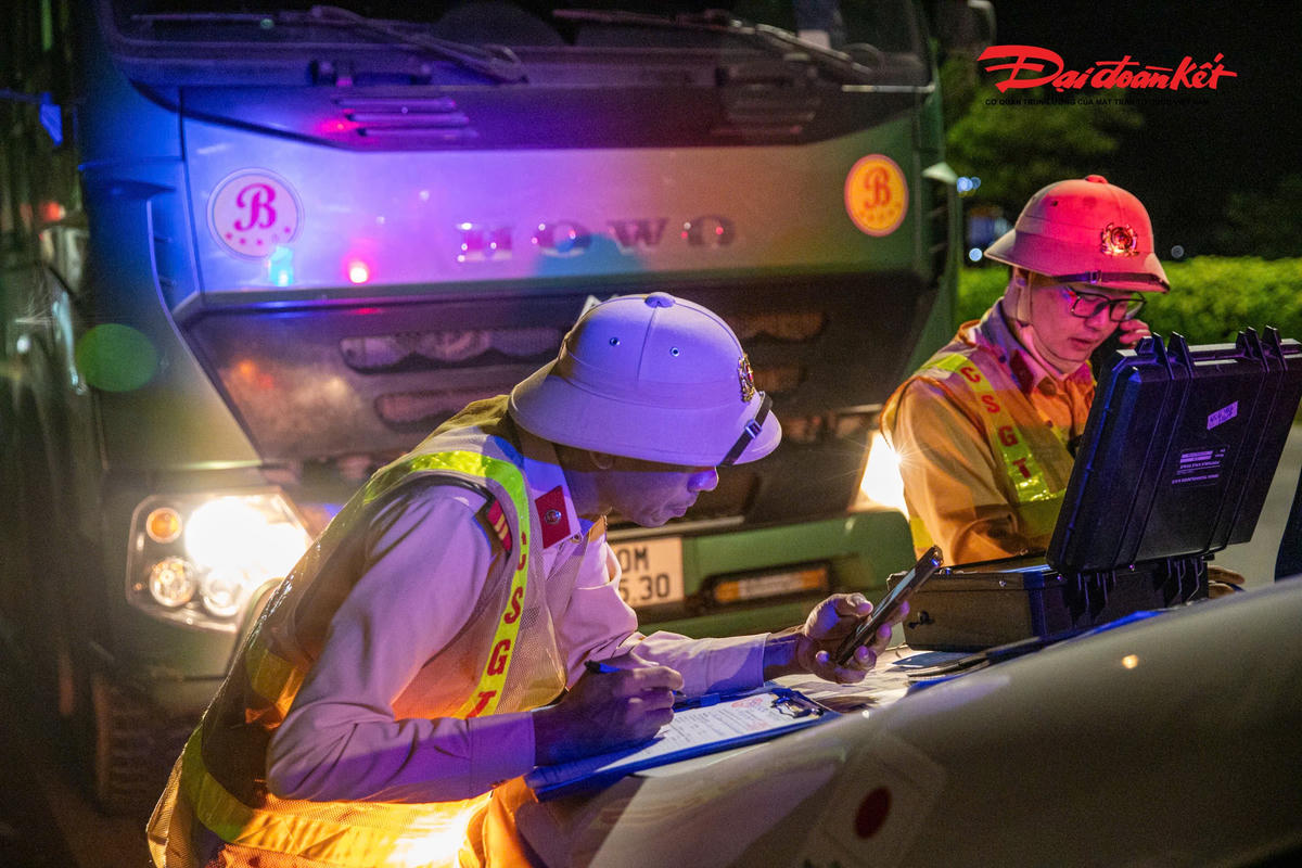 Trong đợt ra quân lần này, Phòng CSGT Hà Nội đã huy động tối đa lực lượng, phương tiện, phát huy sức mạnh tổng hợp trong công tác phòng ngừa, kiểm tra, kiểm soát, qua đó kịp thời phát hiện và xử lý nghiêm nhiều trường hợp vi phạm, góp phần nâng cao ý thức chấp hành pháp luật của người tham gia giao thông.